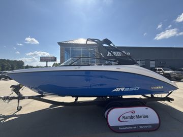 2025 Yamaha Boats AR250