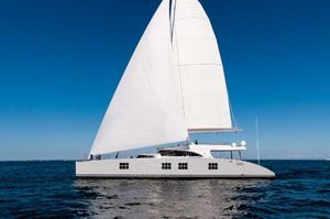 Sunreef Sunreef 102 IPHARRA Luxury Sunreef 102 IPHARRA yacht sailing on open sea, 2010 model.