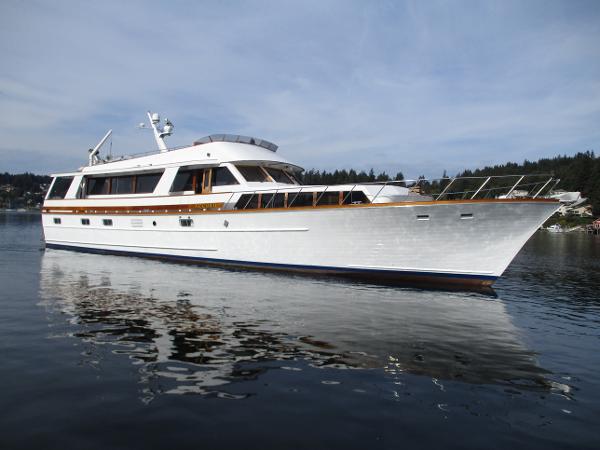 1984 McQueen Flush Deck Motoryacht