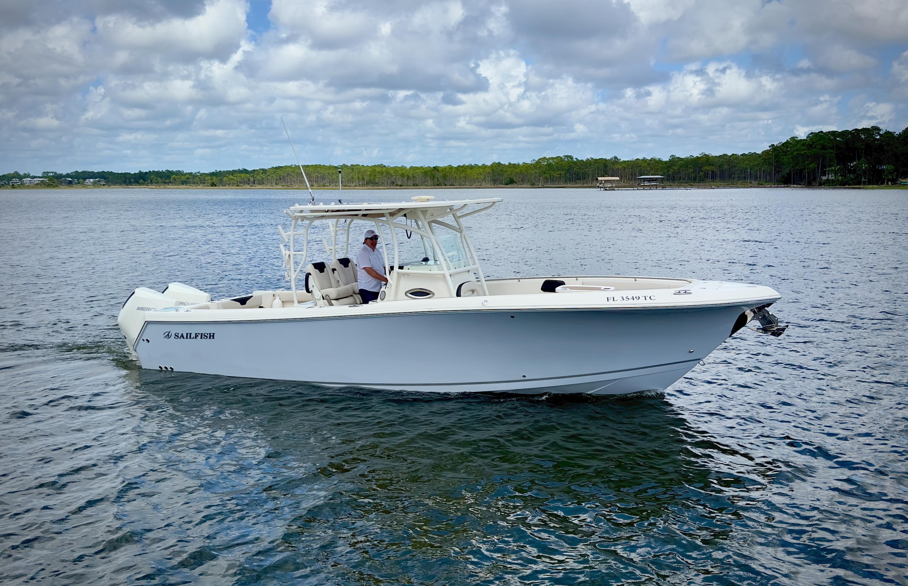 2021 Sailfish 290 CC