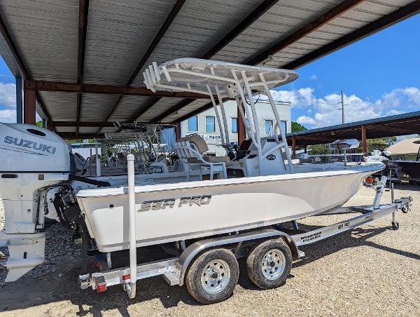 2023 Sea Pro 208