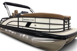 Bennington 24 MSBSF 2026 Bennington 24 MSBSF pontoon boat with sleek design and luxurious seating.
