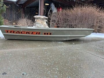 2024 Tracker Grizzly 1036 Jon
