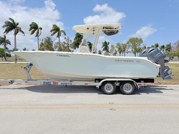 2017 Key West 244 Center Console