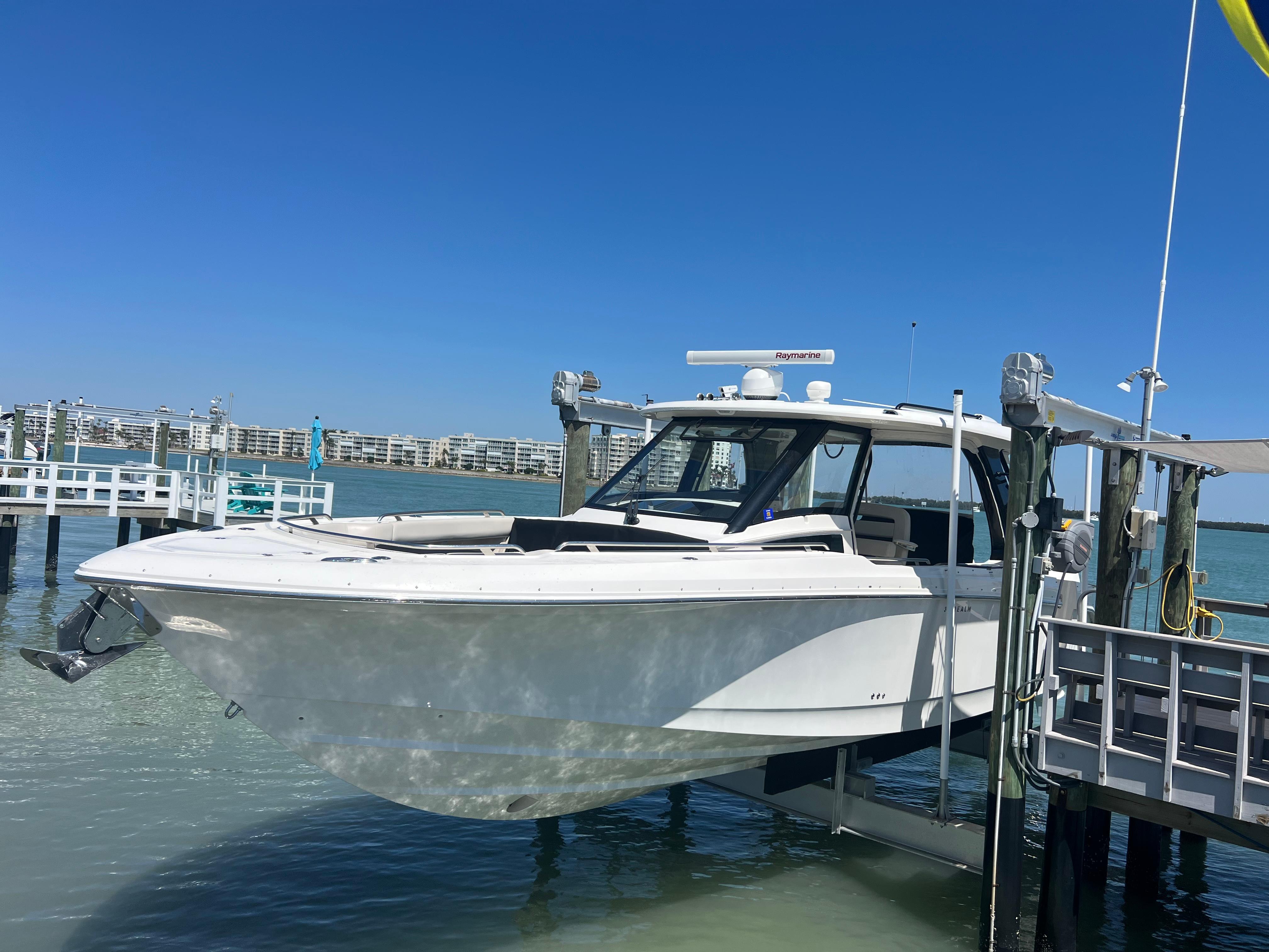 2021 Boston Whaler 35 Realm (SeaKeeper equipped)