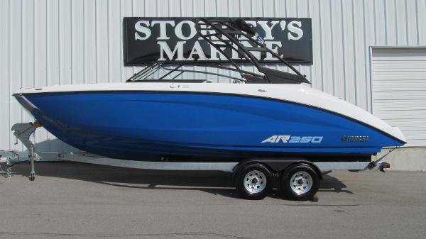 2025 Yamaha Boats AR250
