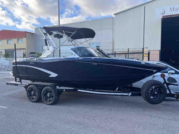 MasterCraft X10
