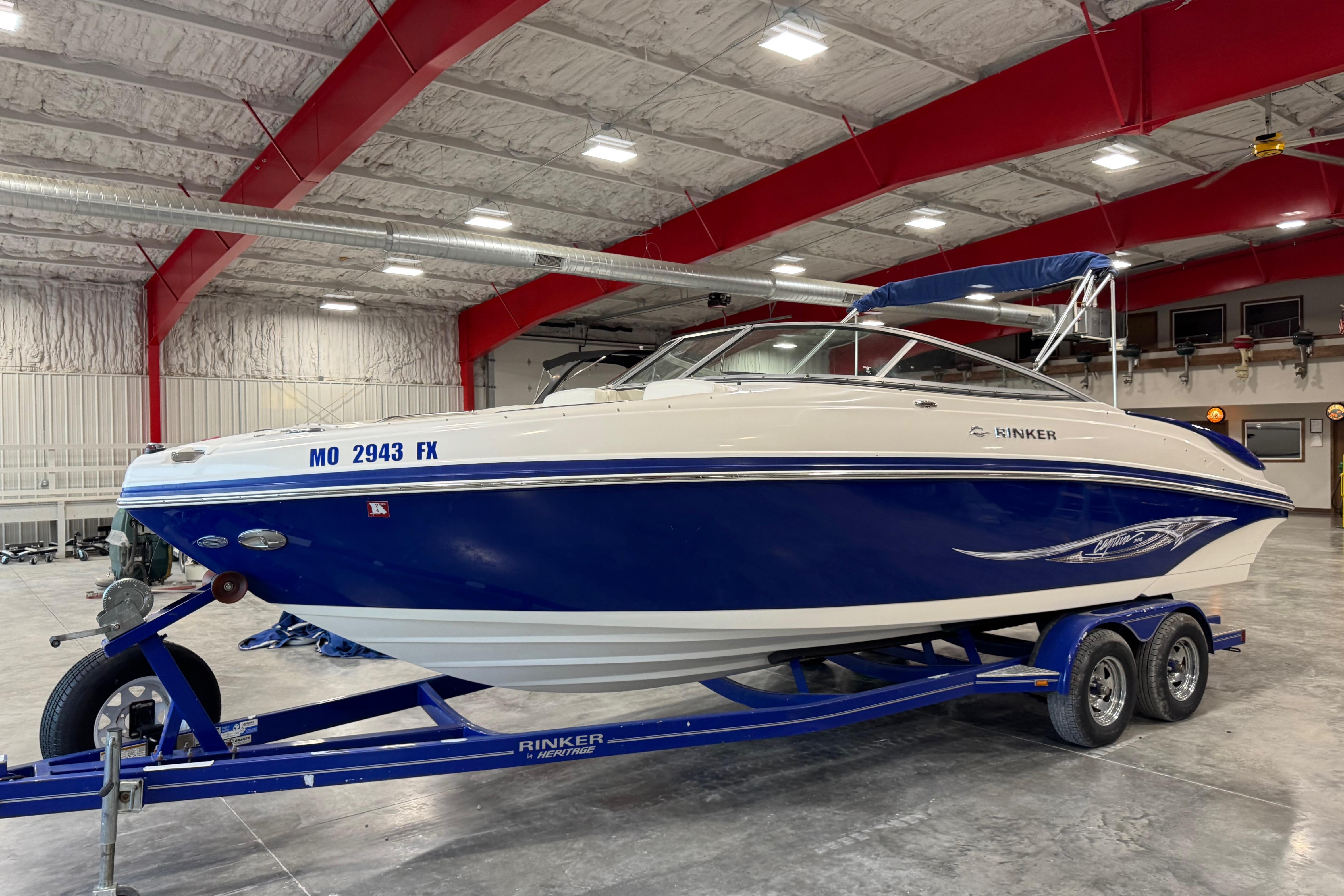 2006 Rinker 246