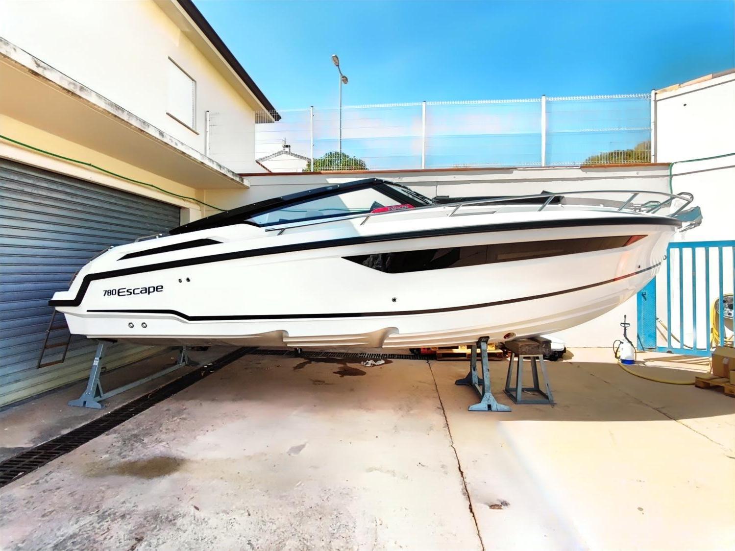 2024 Parker 780 Escape