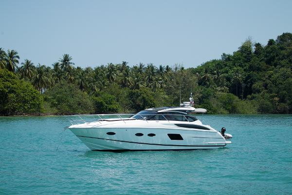 2015 Princess V39