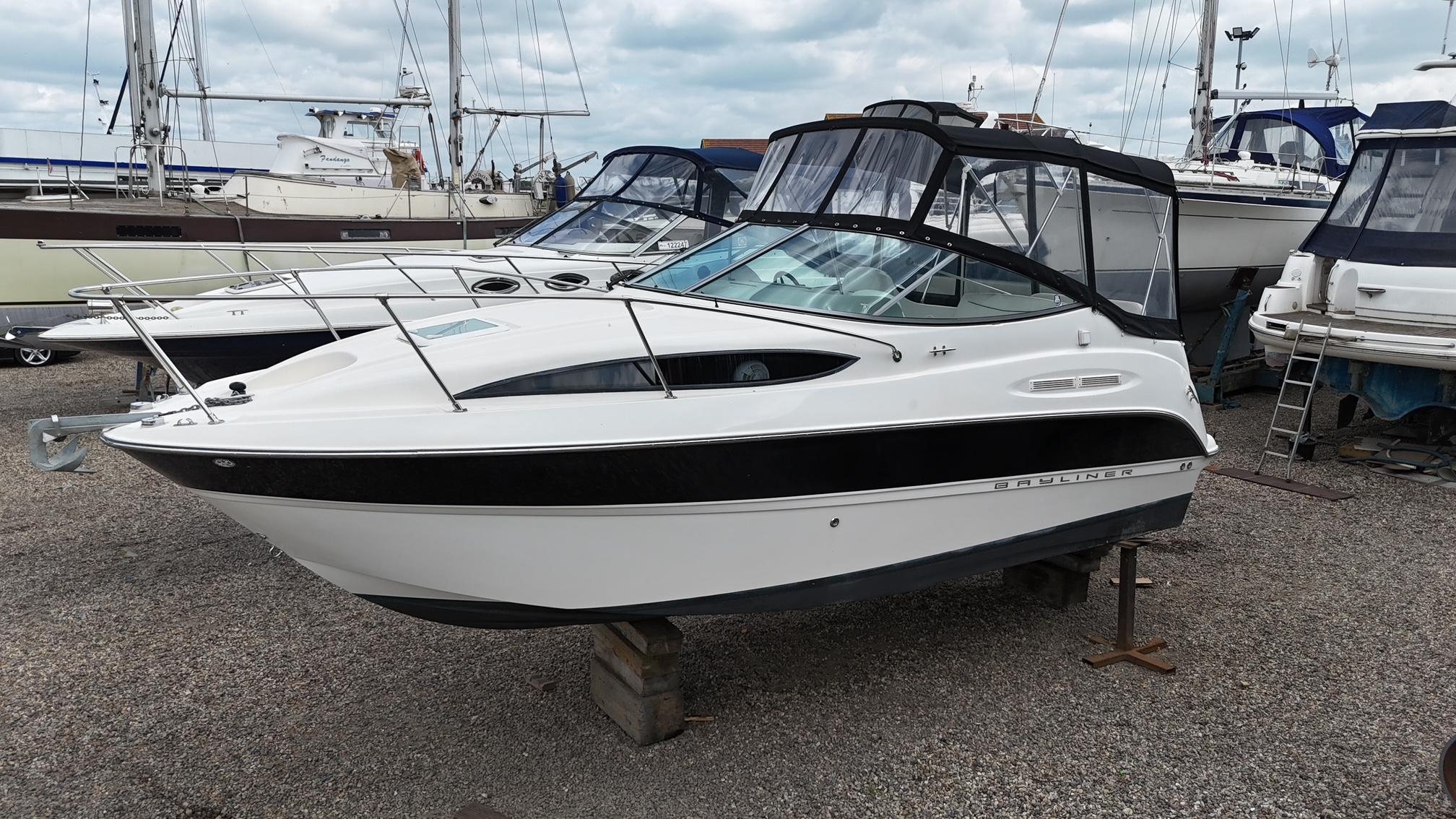 2008 Bayliner 245