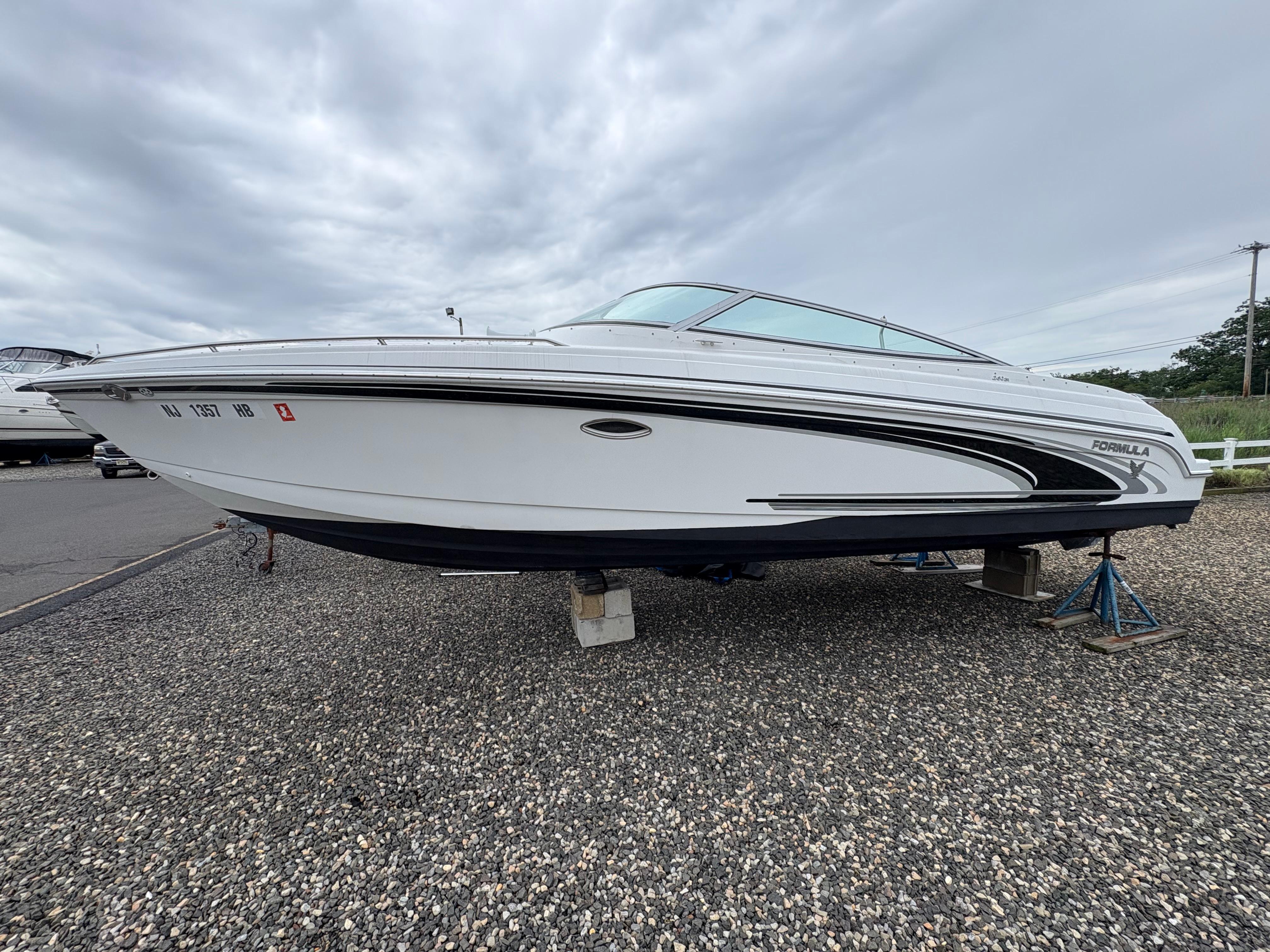 2004 Formula 260 Bowrider