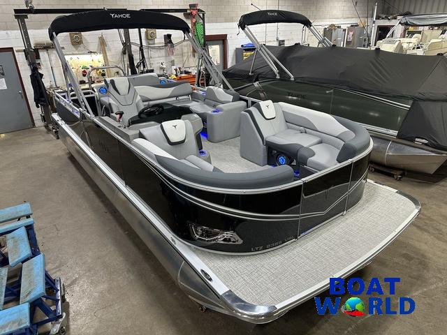 Tahoe LTZ 2385 Swingback (VRL) Tritoon & Honda 4-Stroke