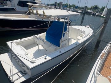 2003 Shamrock 220 Cuddy