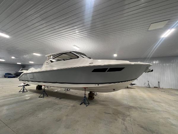 2026 Pursuit DC 365 Dual Console