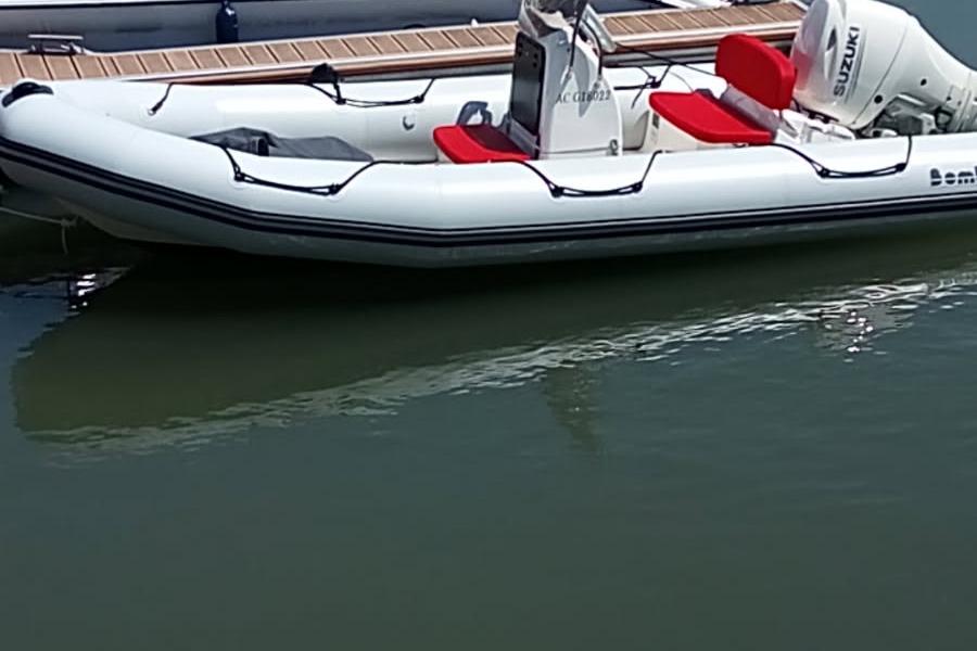2019 Bombard Sunrider 550