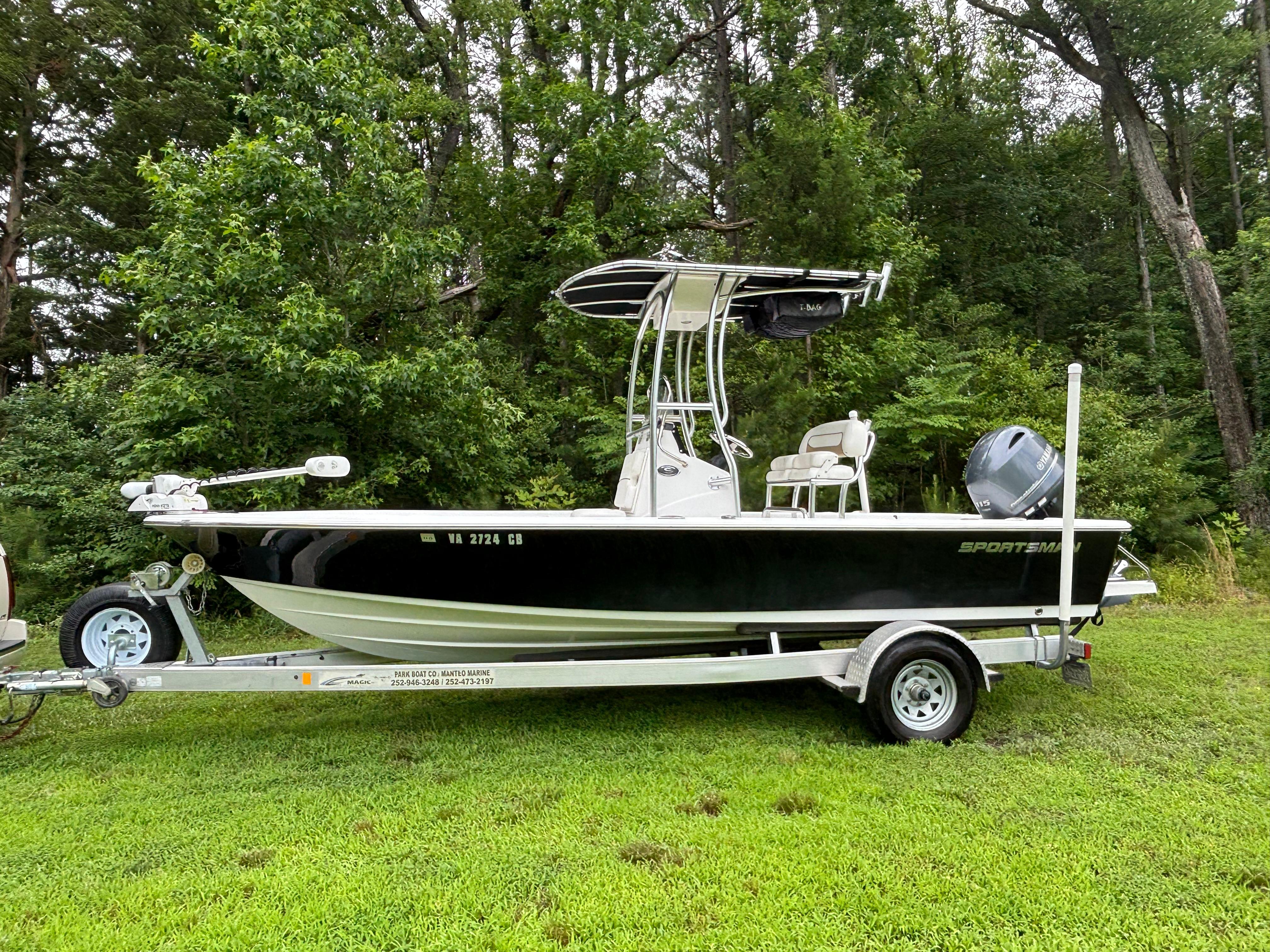 2015 Sportsman Masters 207 Bay Boat