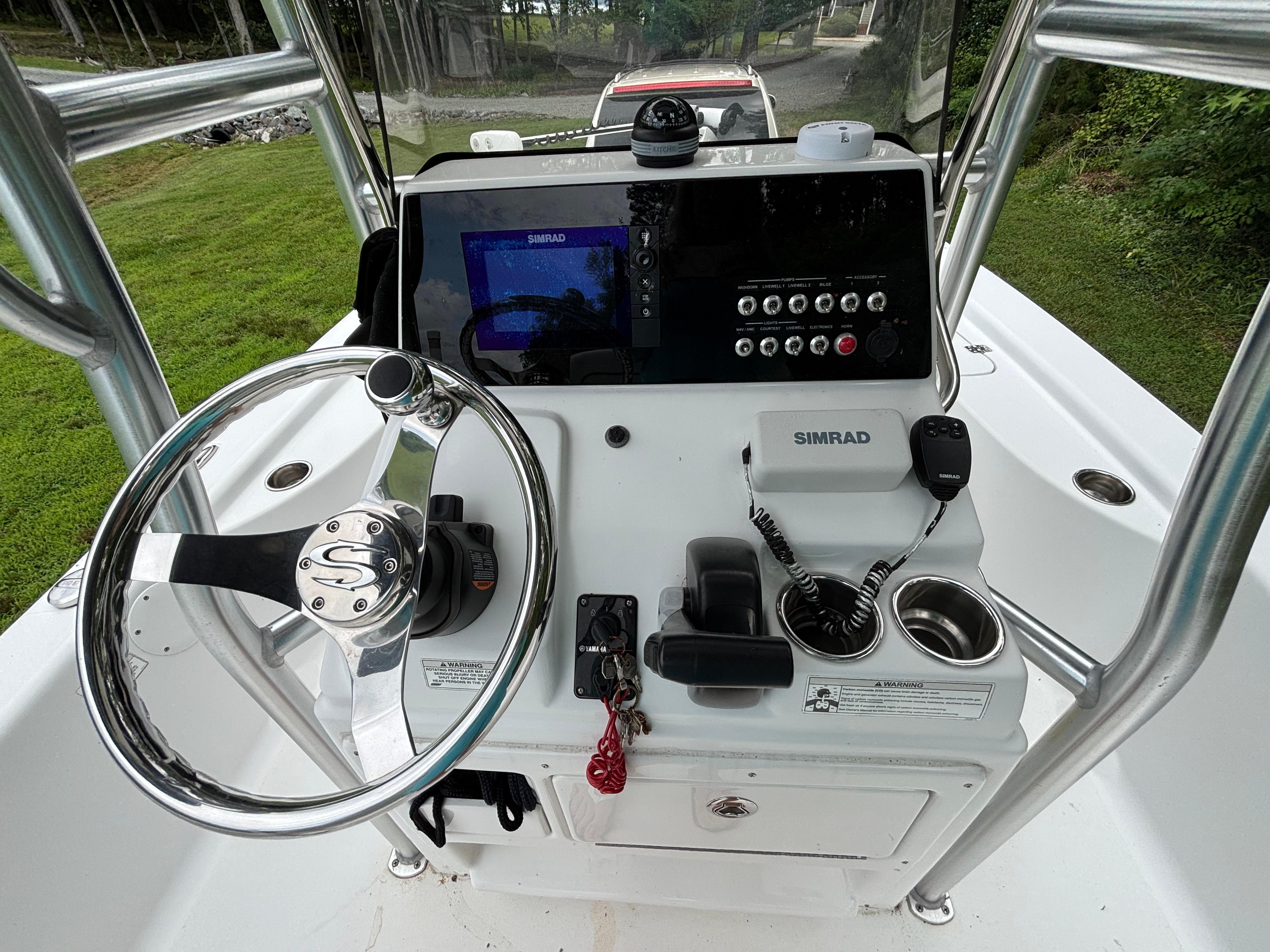 2015 Sportsman Masters 207 Bay Boat