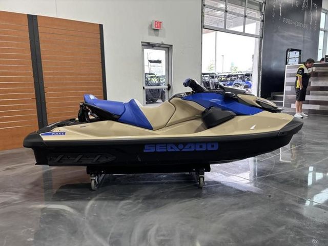 2025 Sea-Doo Wake™ 170 BRP Premium Audio, iDF, iBR
