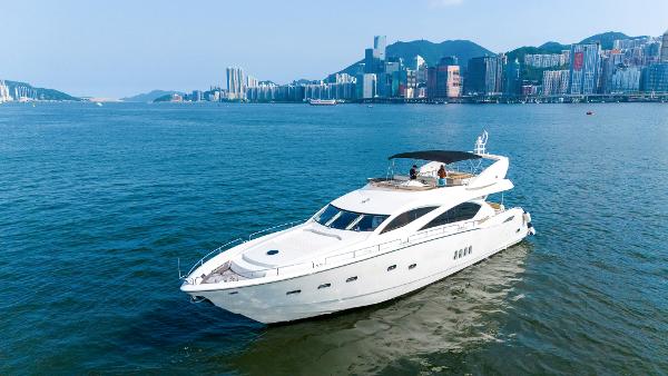 2005 Sunseeker 82 Yacht