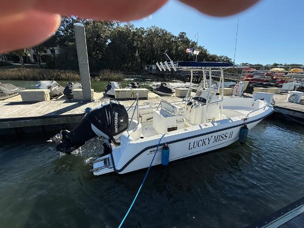2016 Boston Whaler 210 Outrage