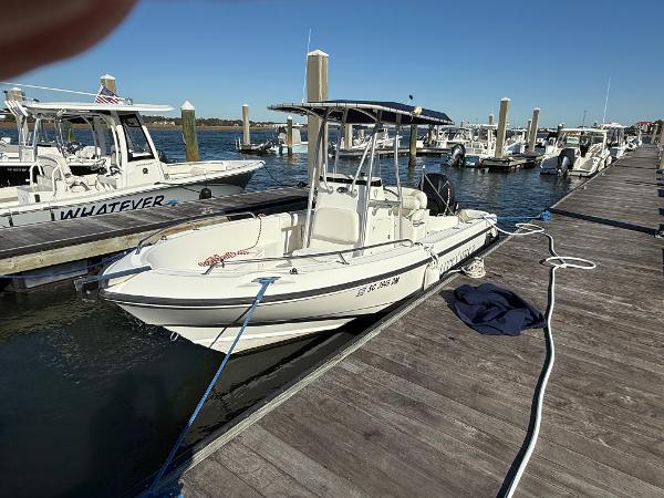 2016 Boston Whaler 210 Outrage