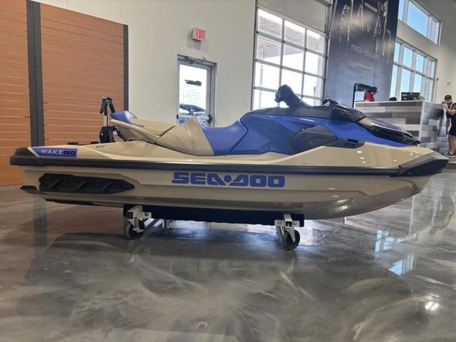 2025 Sea-Doo Wake