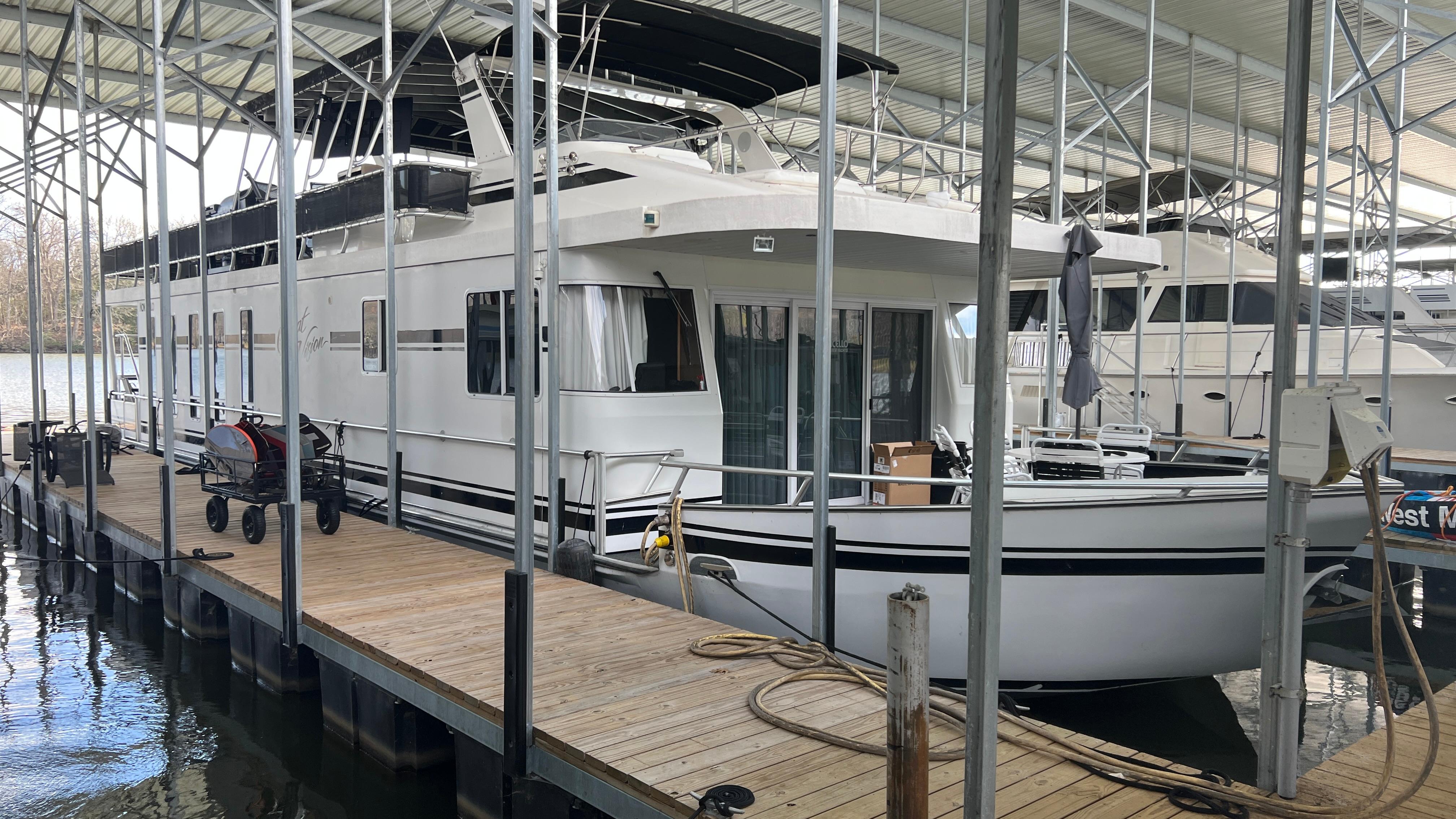 2008 Monticello River Yacht