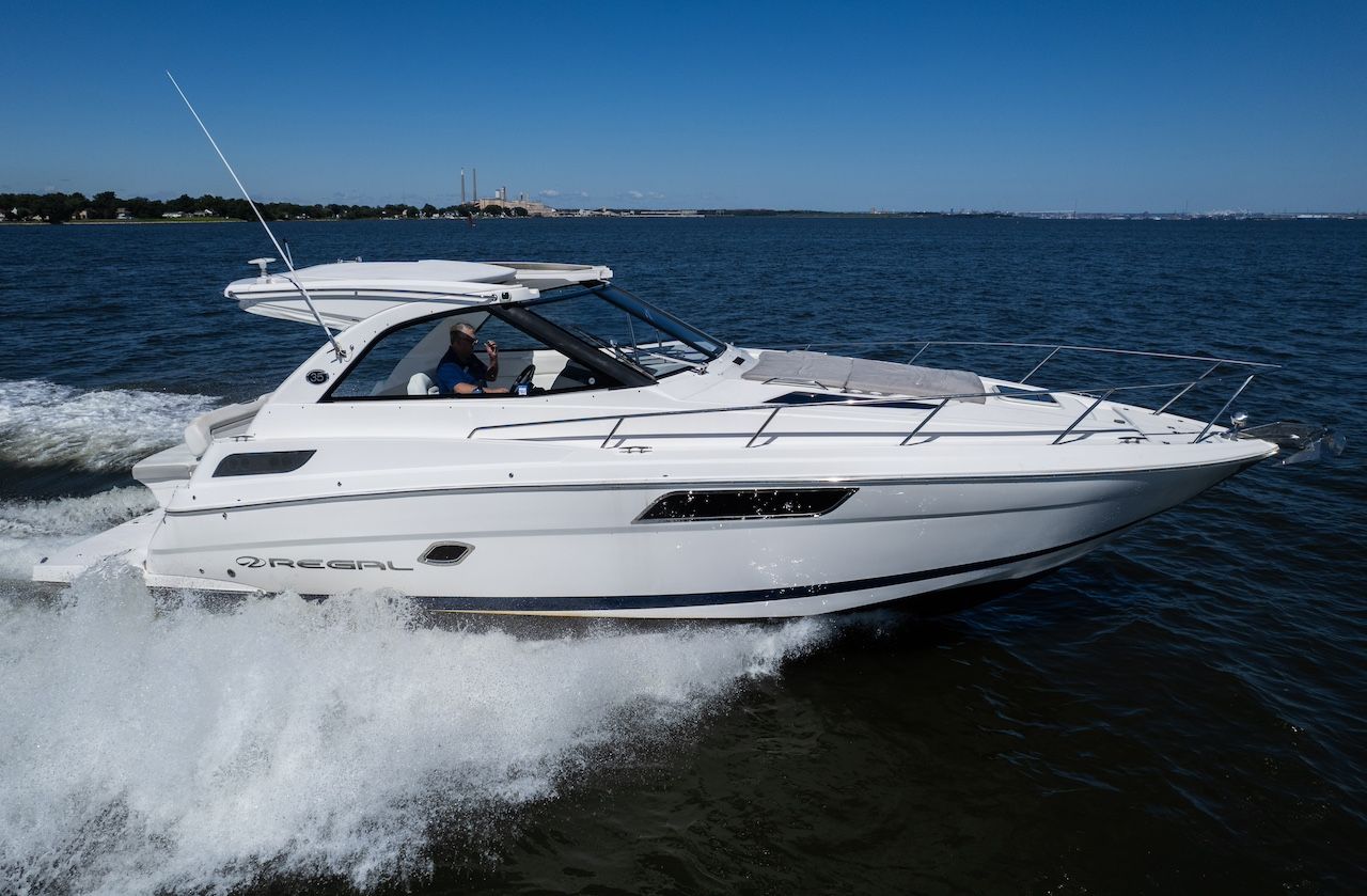 2019 Regal 35 Sport Coupe