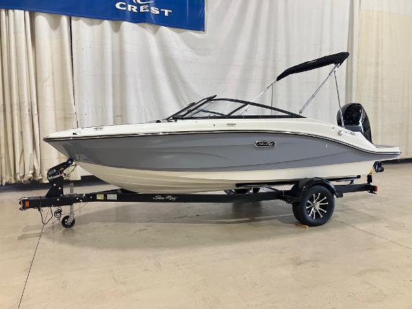 2025 Sea Ray SPX 190 Outboard