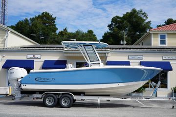 2026 Robalo R250 Center Console