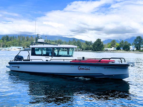 Axopar Cabin-Aft Cabin