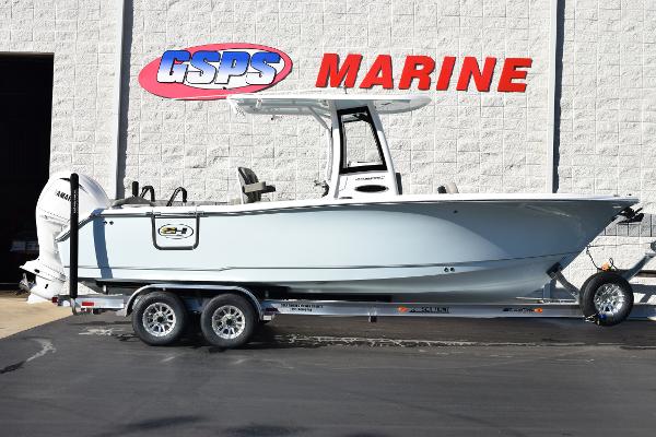 Sea Hunt Ultra 255 SE 2025 Sea Hunt Ultra 255 SE boat on trailer at GSPS Marine dealership.