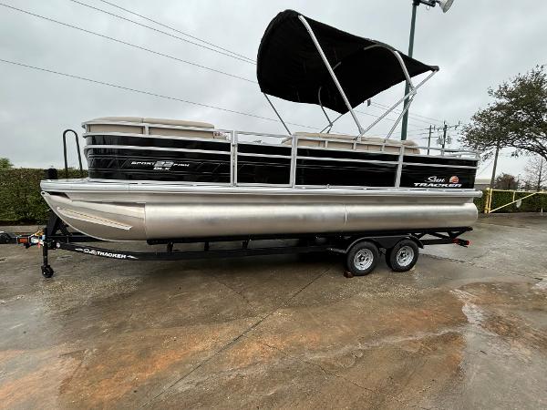 2024 Sun Tracker SportFish 22 DLX