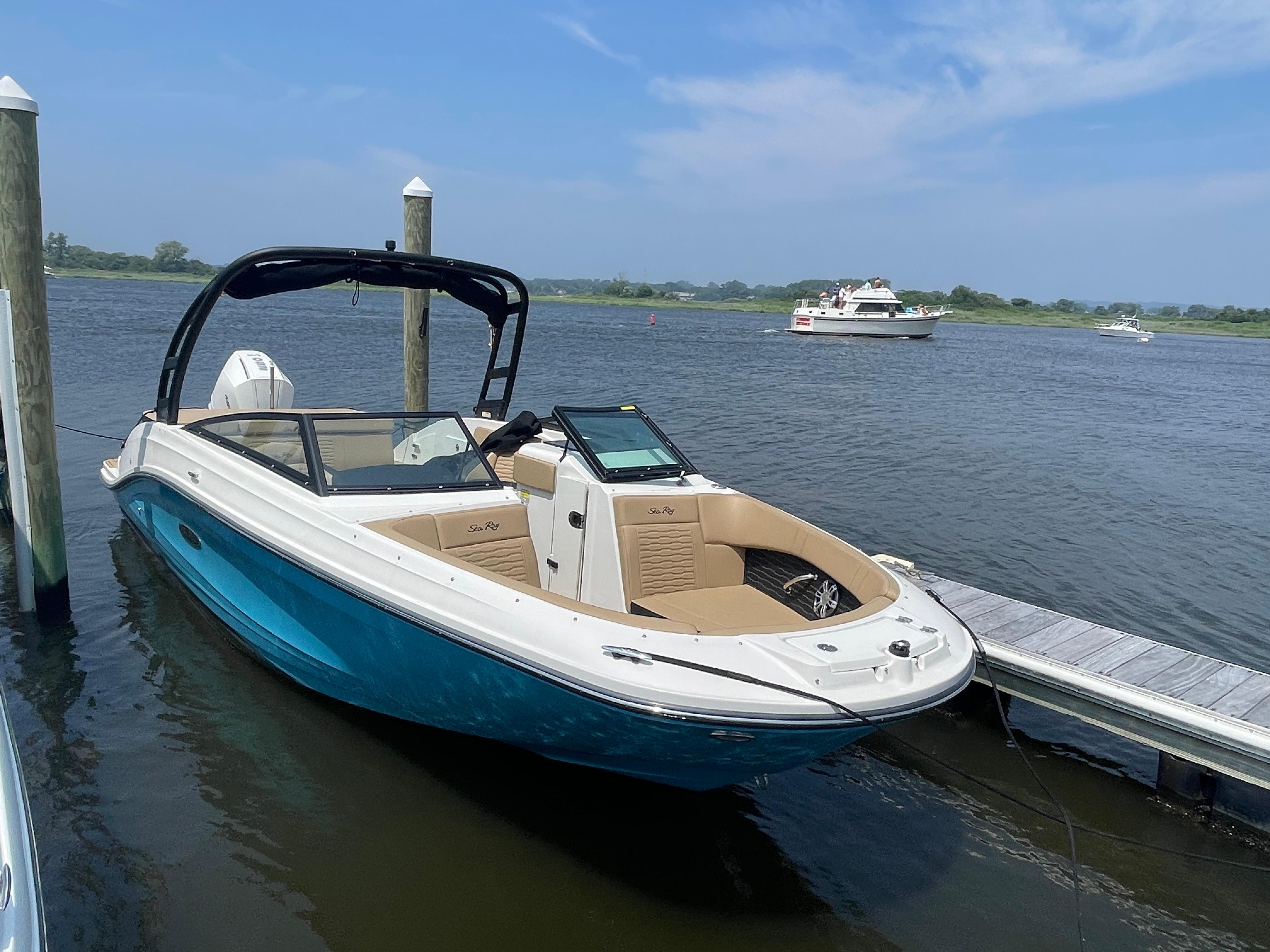 2023 Sea Ray SPX 230 Outboard