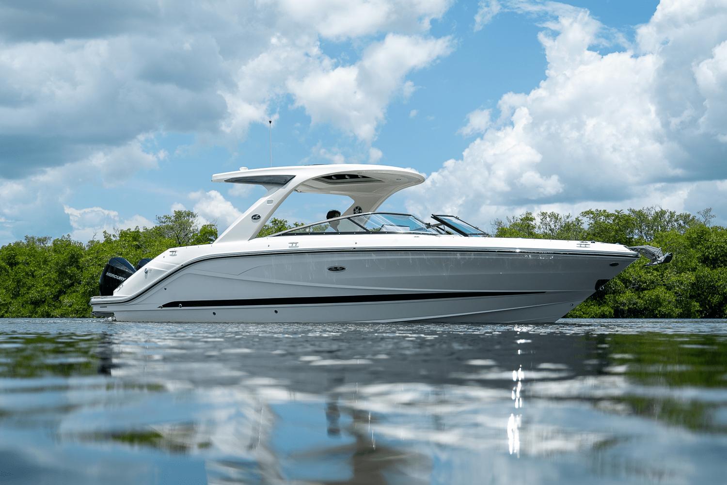 Sea Ray SLX 310 Outboard