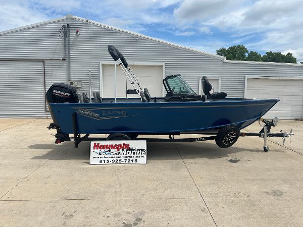 Lund 1775 Adventure Sport 2025 Lund 1775 Adventure Sport boat on trailer at Hennepin Marine dealership.