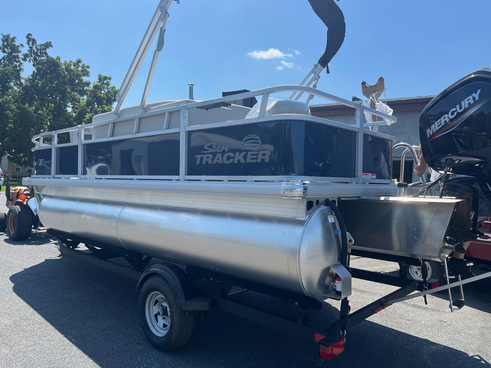 2026 Sun Tracker Bass Buggy 18 DLX