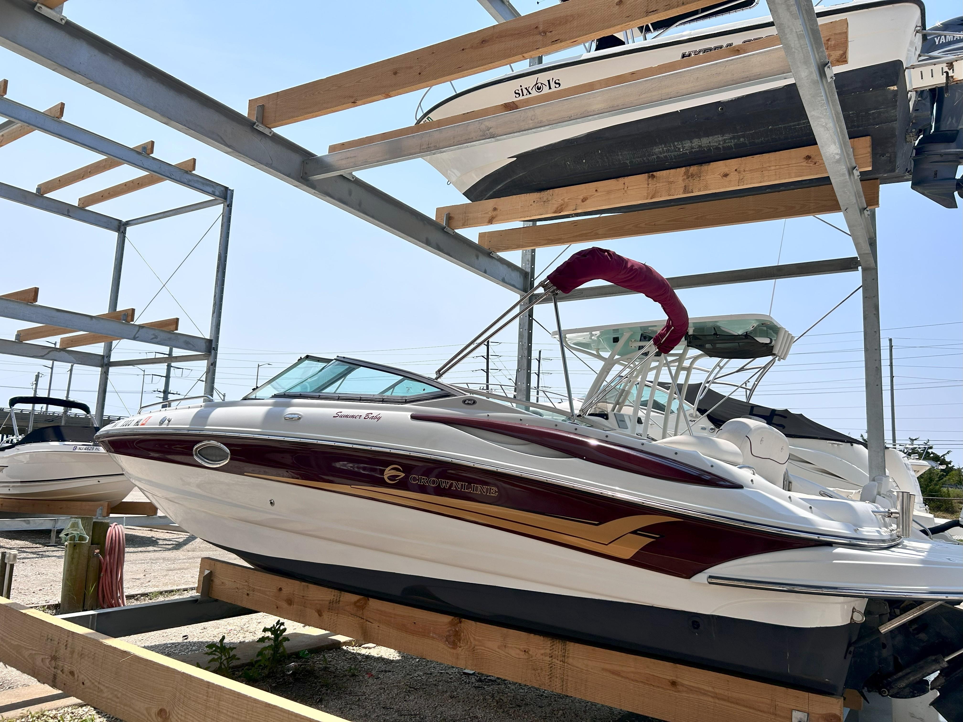 2005 Crownline 240 EX