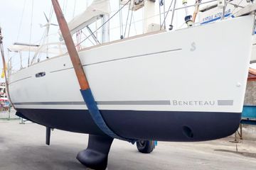 2011 Beneteau Oceanis 37