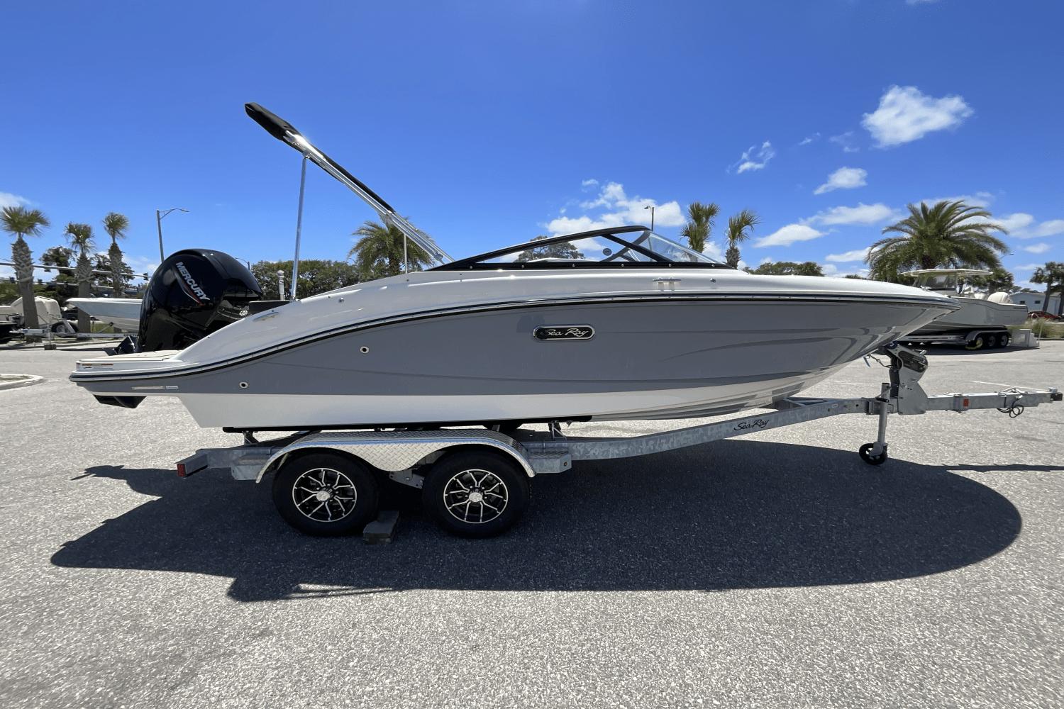 Sea Ray SPX 190 Outboard