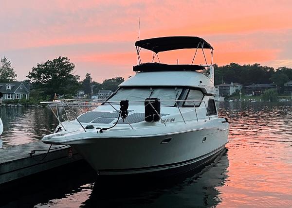 1996 Bayliner 3258 Avanti Command Bridge
