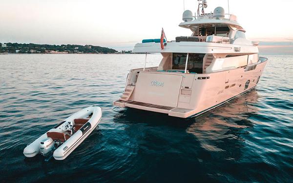 2013 Ferretti Yachts Navetta 26