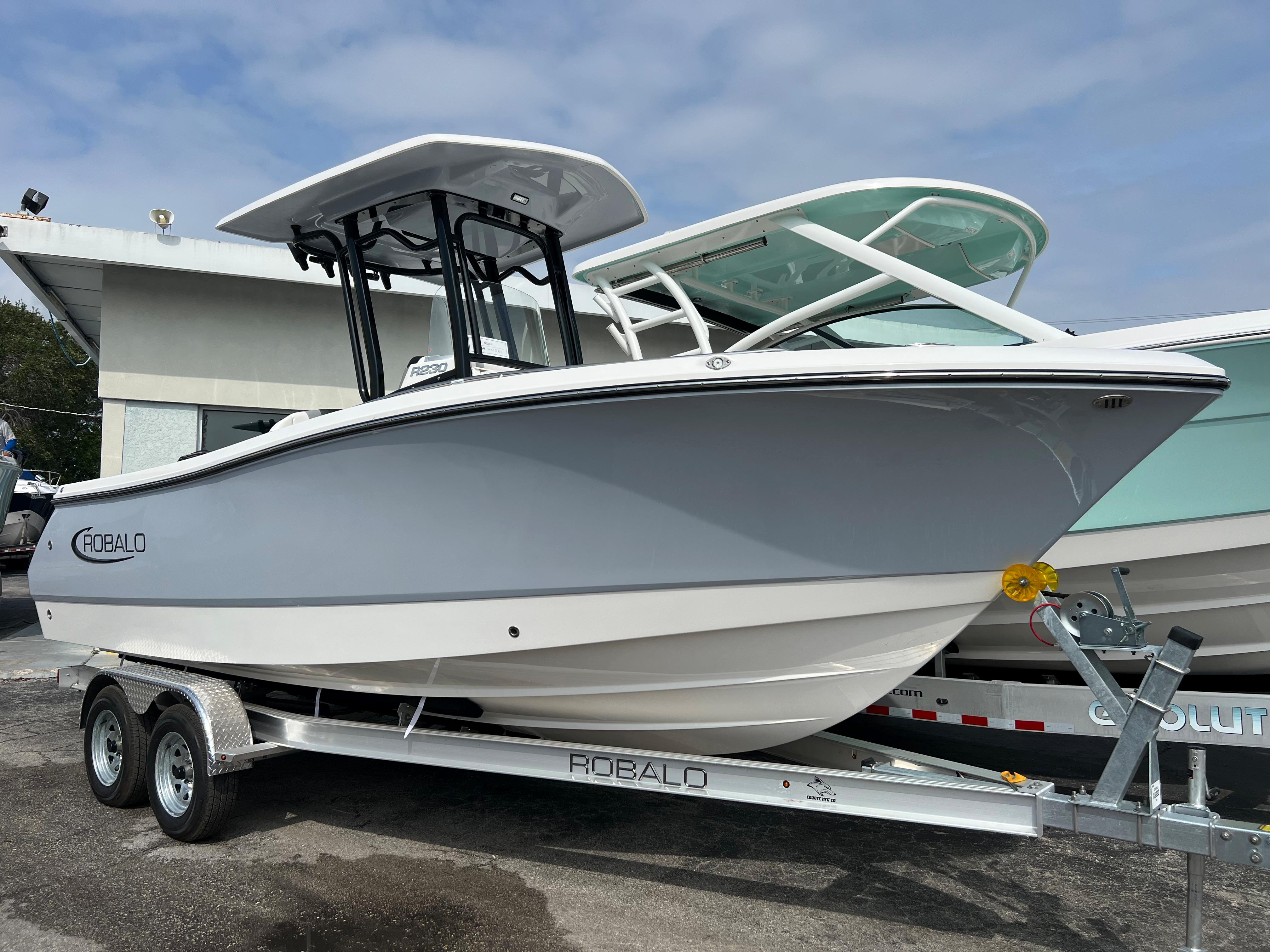 2024 Robalo R230 Center Console, Sarasota Florida