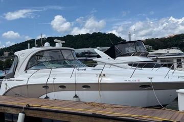 2010 Rinker 400 Express Cruiser