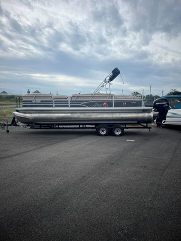 2015 Sun Tracker Party Barge 24 XP3