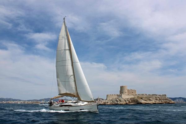 Dufour 382