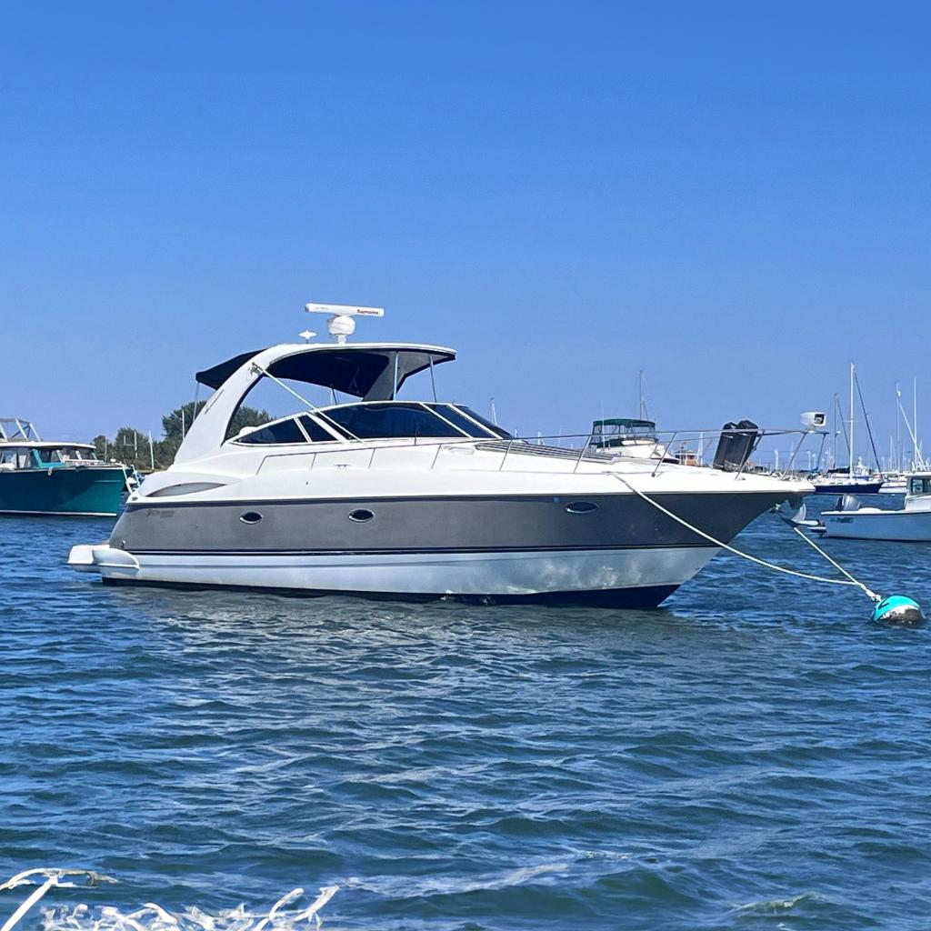 2007 Cruisers Yachts 370 Express