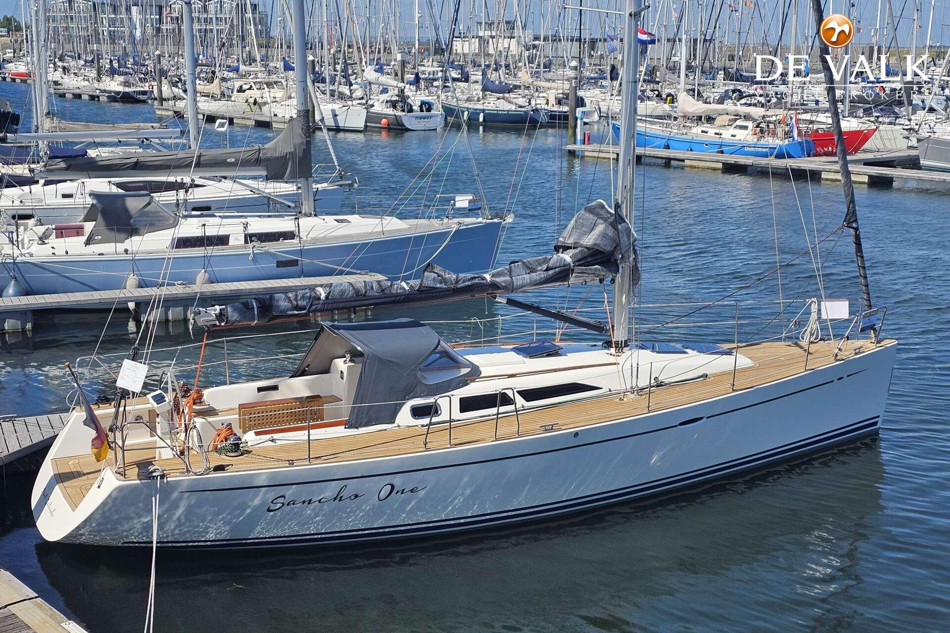 VA 403 - LIGHT WEIGHT CRUISER/RACER