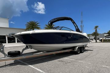 2026 Sea Ray SDX 290 Outboard